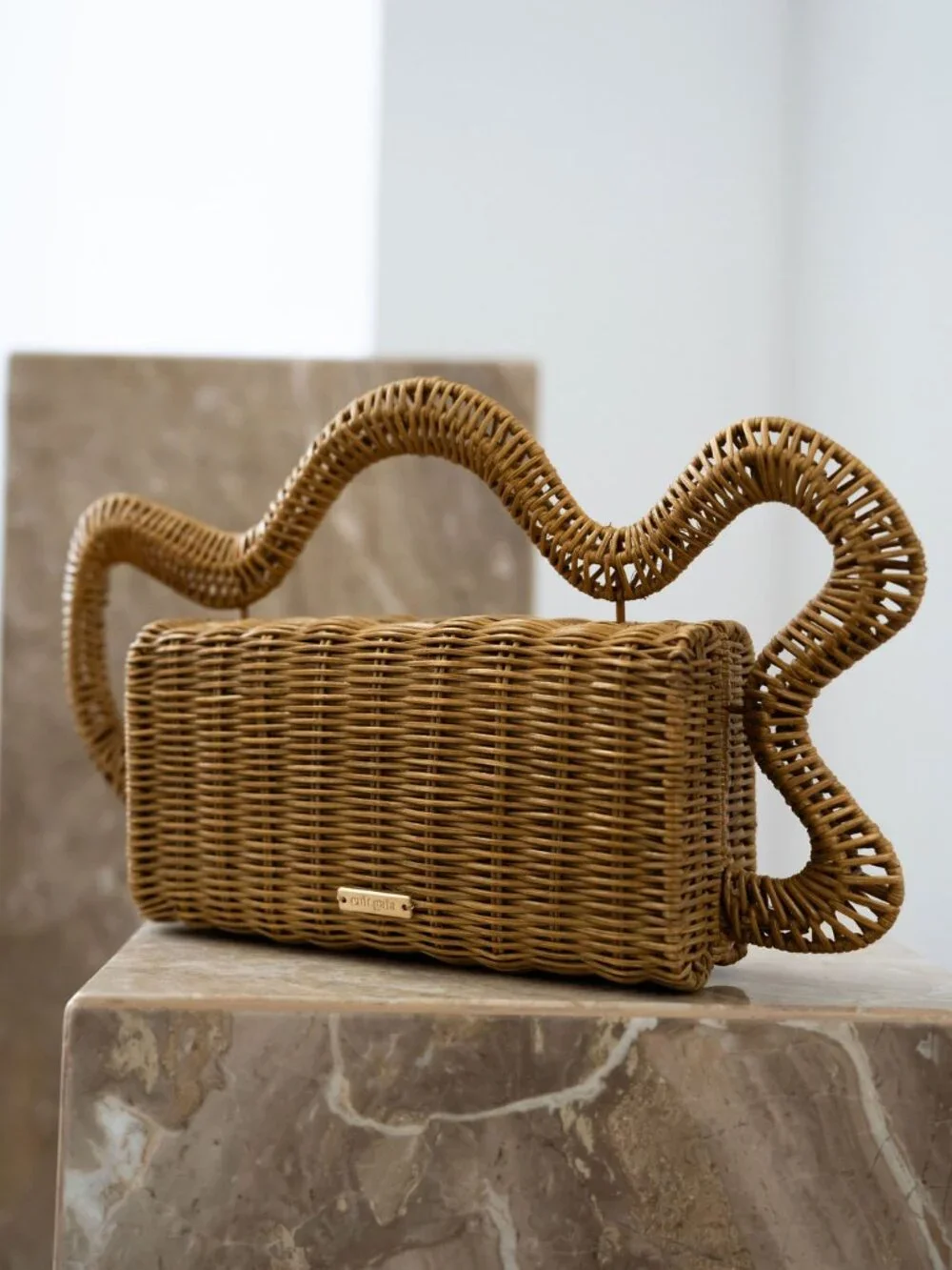 NWT CULT GAIA ELSA PALE BROWN RATTAN HANDBAG - OS - Picture 1 of 5